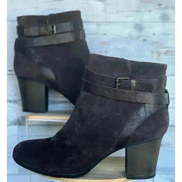 NEW!  CLARKS Women's Enfield River Ankle Boot - Brown Size 10 - Picture 3 of 7